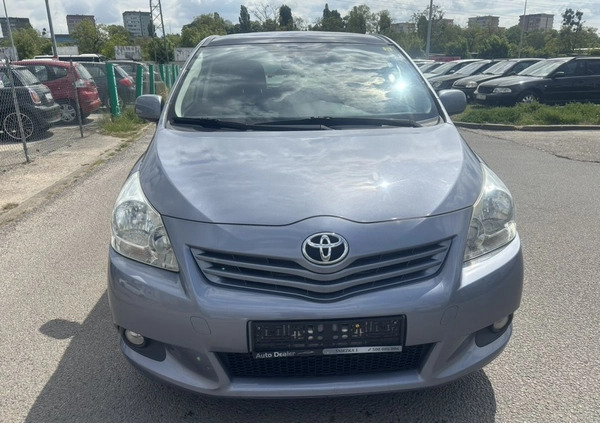 Toyota Verso cena 23900 przebieg: 192000, rok produkcji 2010 z Dukla małe 497